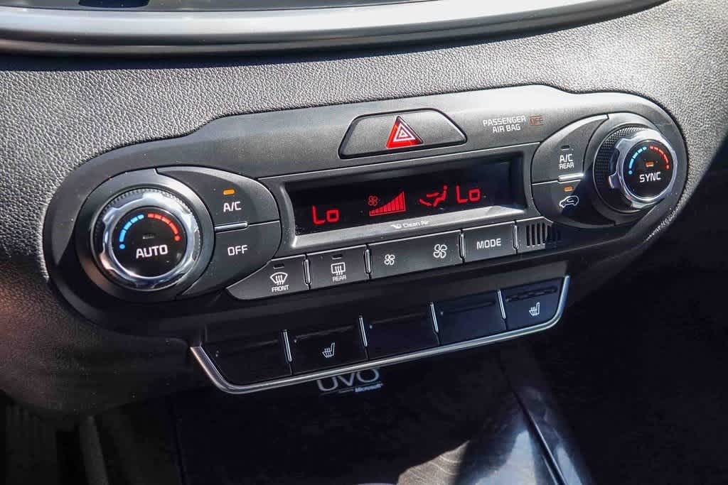Thumbnail: 2016 Kia Sorento - 23