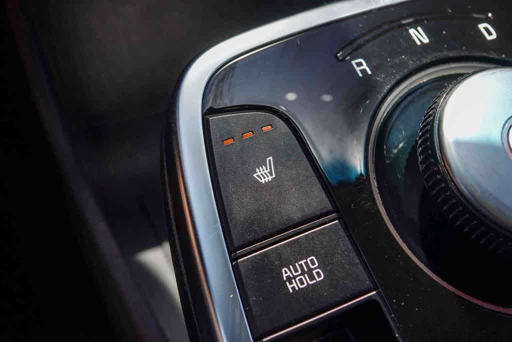 Thumbnail: 2022 Kia Niro - 21