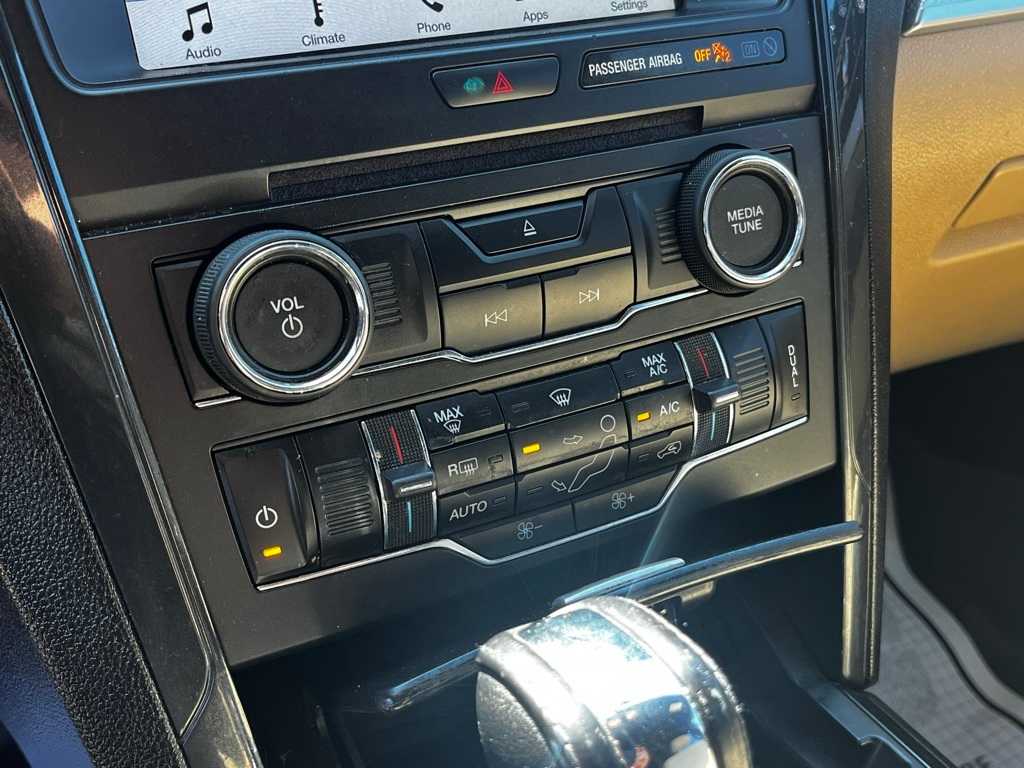 Thumbnail: 2017 Ford Explorer - 16