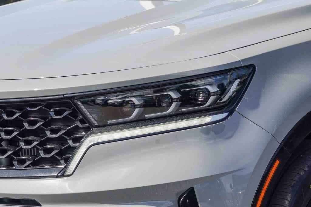 Thumbnail: 2023 Kia Sorento - 8