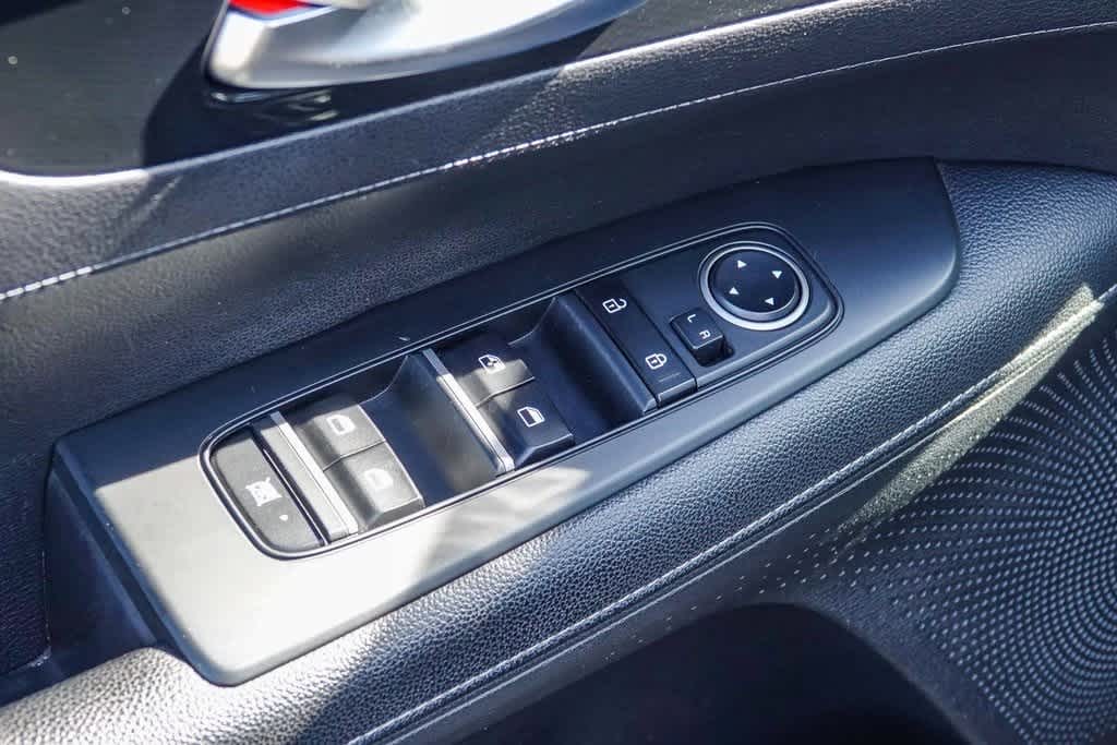 Thumbnail: 2023 Kia Forte - 20