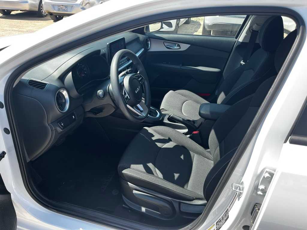 Thumbnail: 2023 Kia Forte - 18