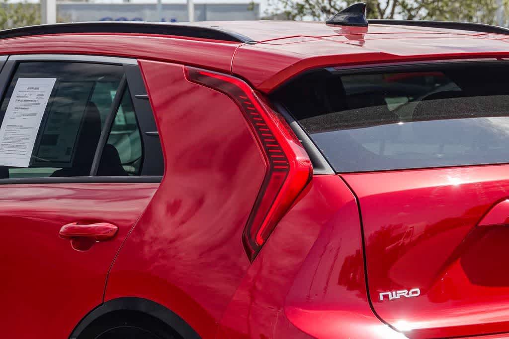 Thumbnail: 2023 Kia Niro - 6