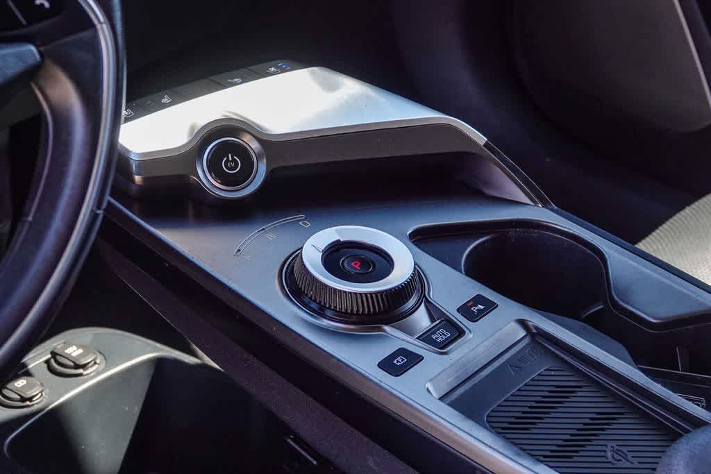 Thumbnail: 2022 Kia EV6 - 18