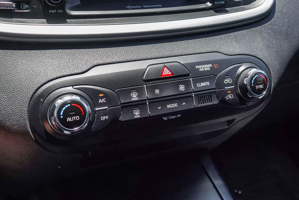 Thumbnail: 2018 Kia Sorento - 21