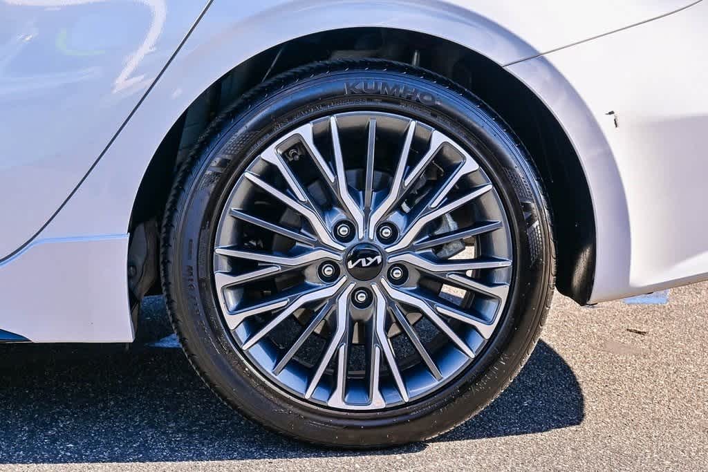 Thumbnail: 2023 Kia Forte - 10