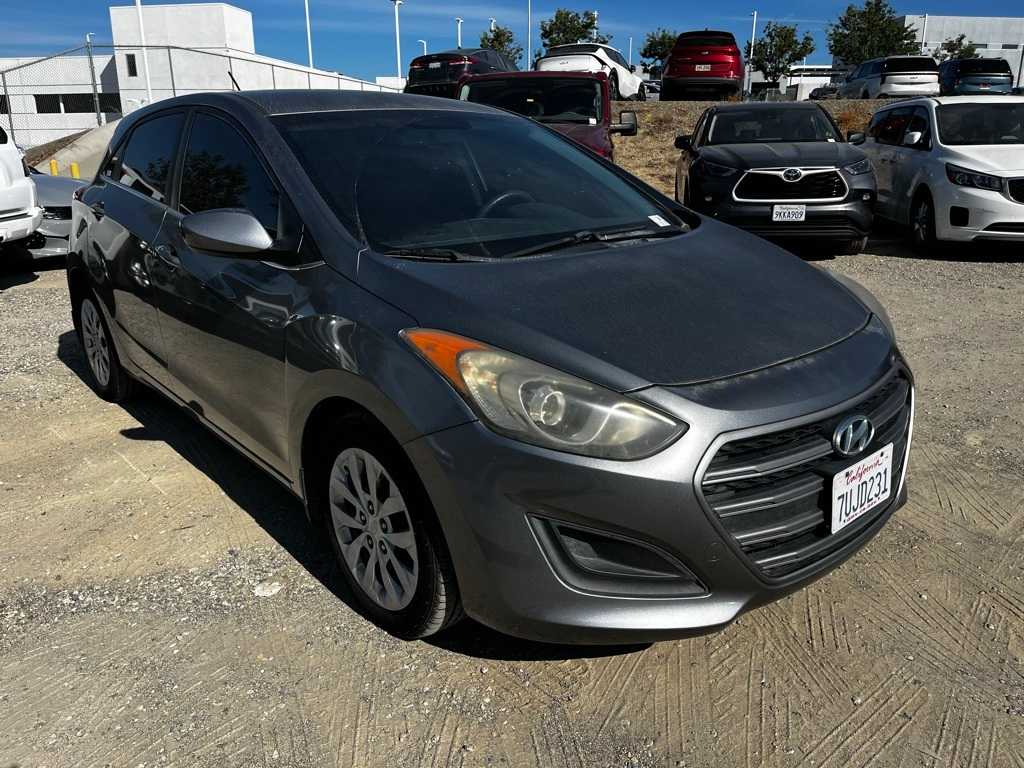 2016 Hyundai Elantra GT Base photo 3