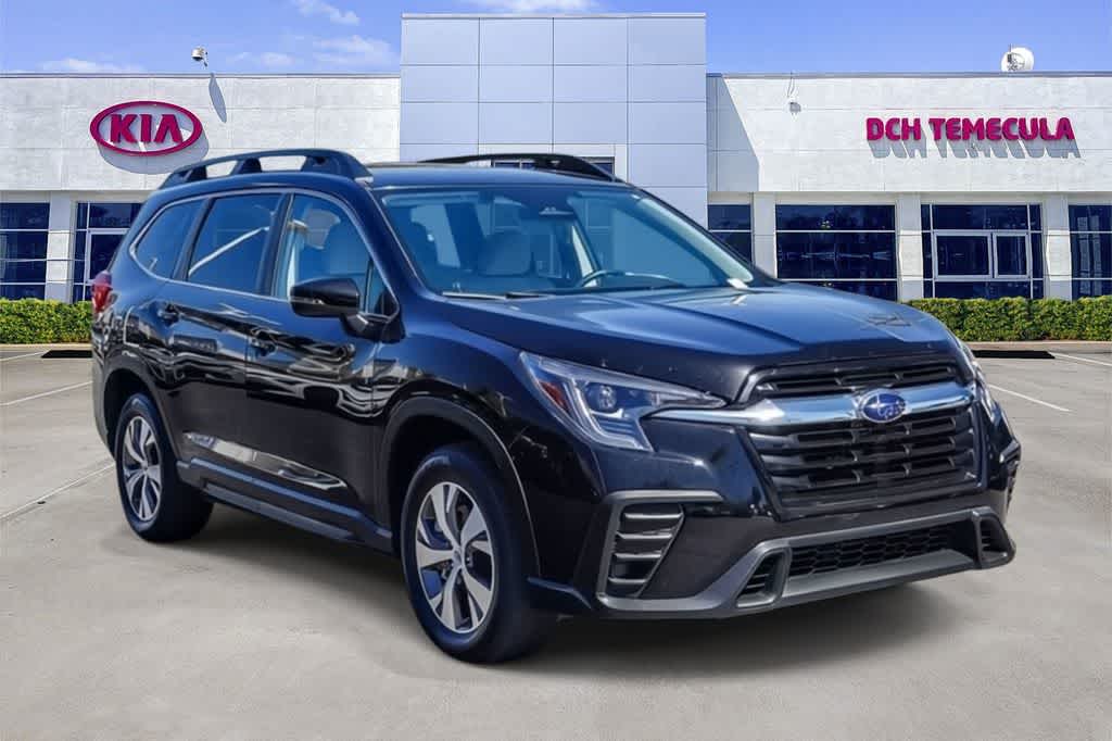 2023 Subaru Ascent Premium 7-Passenger photo 2