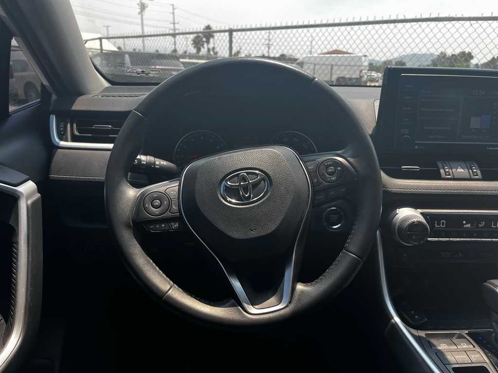Thumbnail: 2022 Toyota RAV4 - 21
