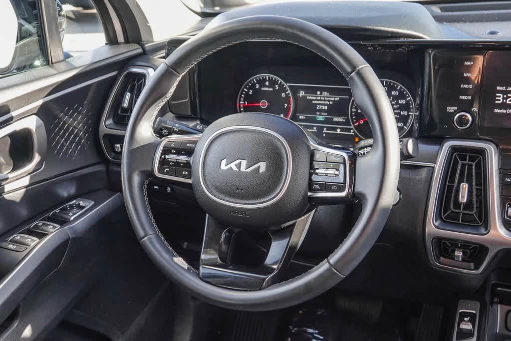 Thumbnail: 2023 Kia Sorento - 14