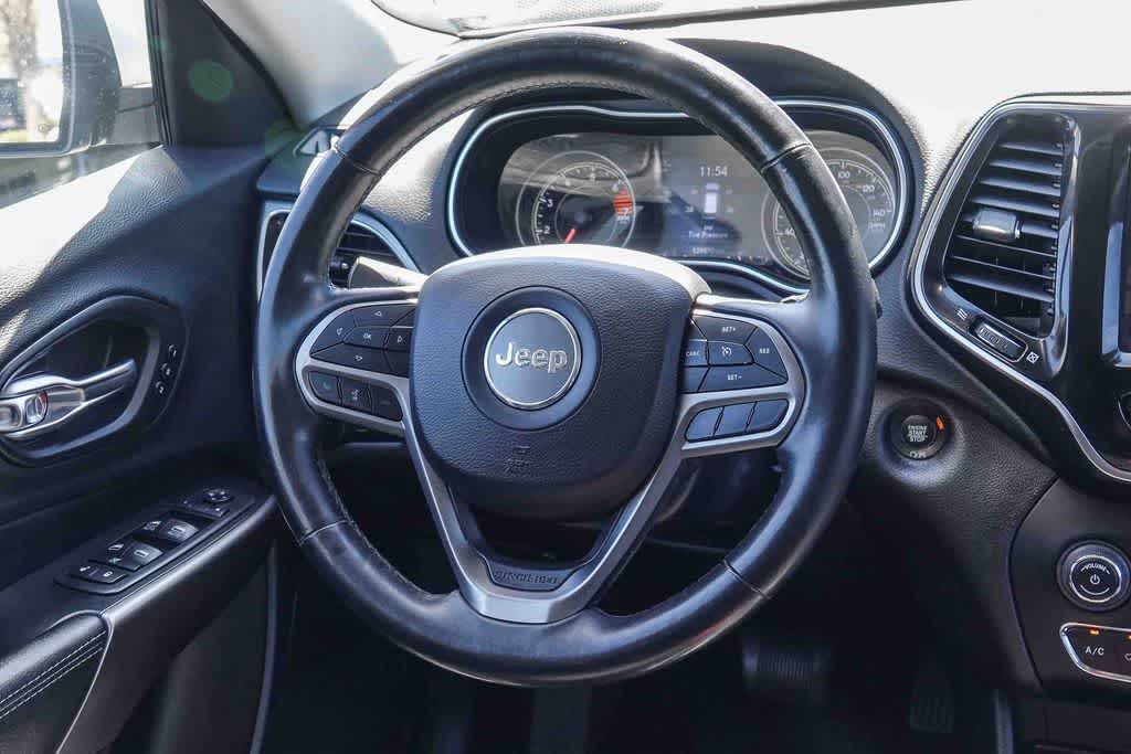 Thumbnail: 2019 Jeep Cherokee - 14