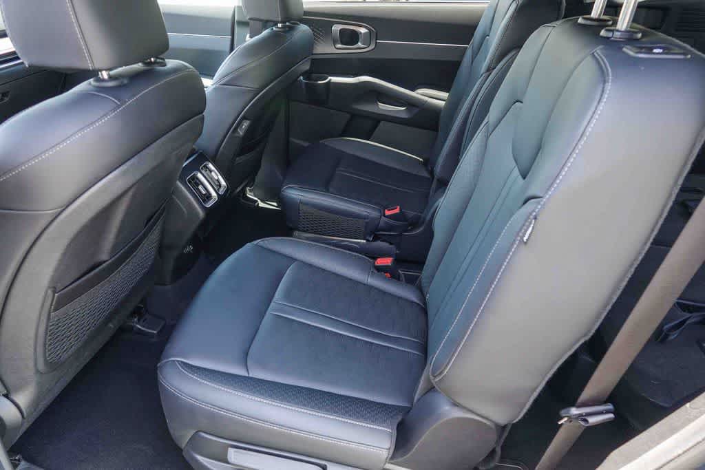 Thumbnail: 2025 Kia Sorento - 17