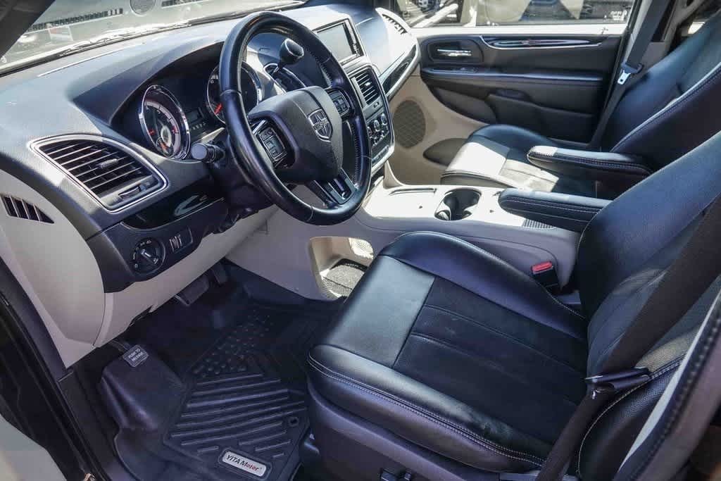 Thumbnail: 2019 Dodge Grand Caravan - 13