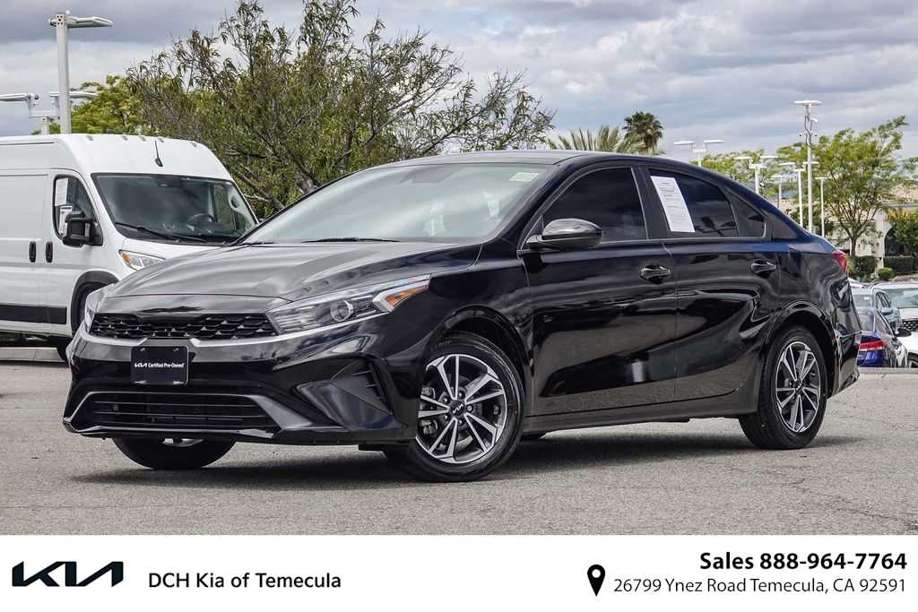 2023 Kia Forte LXS AT's photo
