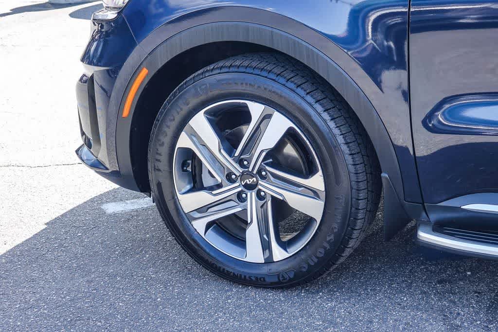 Thumbnail: 2023 Kia Sorento - 9