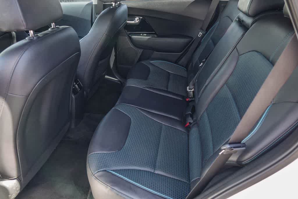 Thumbnail: 2022 Kia Niro - 17