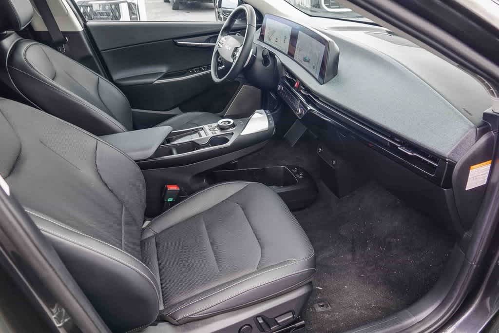 Thumbnail: 2023 Kia EV6 - 15