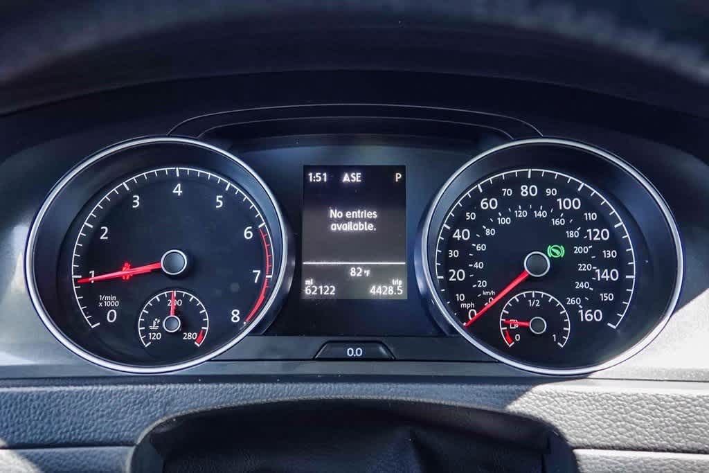 Thumbnail: 2019 Volkswagen Golf - 25