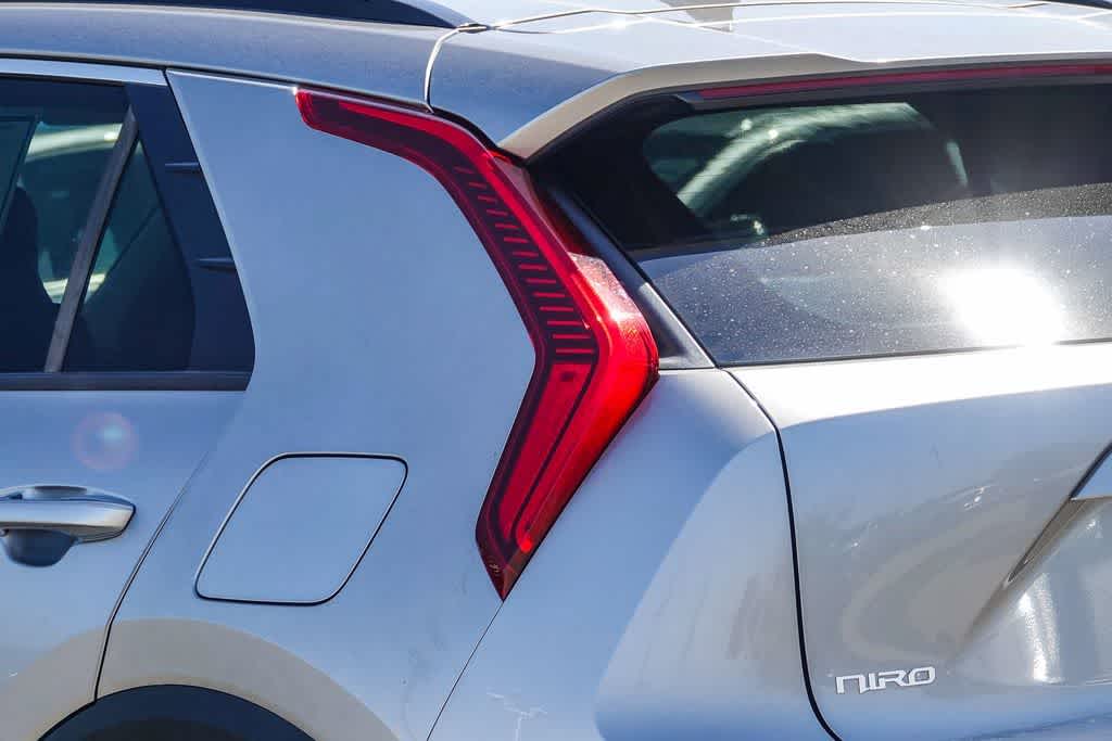 2023 Kia Niro Plug-In Hybrid EX photo 6