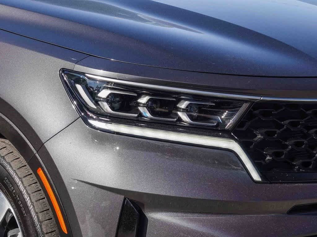 Thumbnail: 2023 Kia Sorento - 8