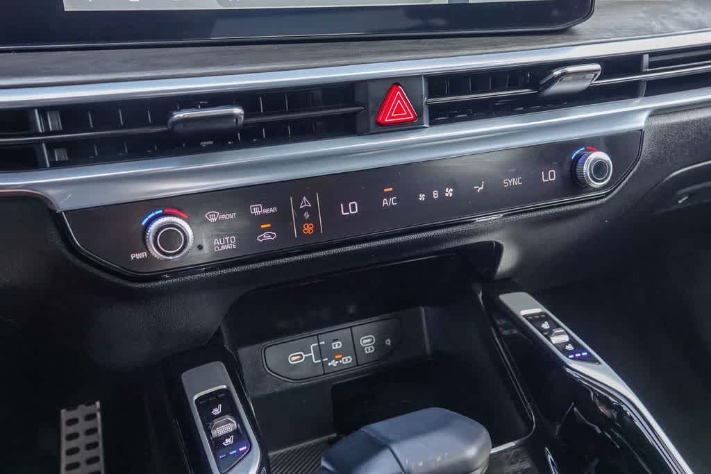 Thumbnail: 2024 Kia Sorento - 21