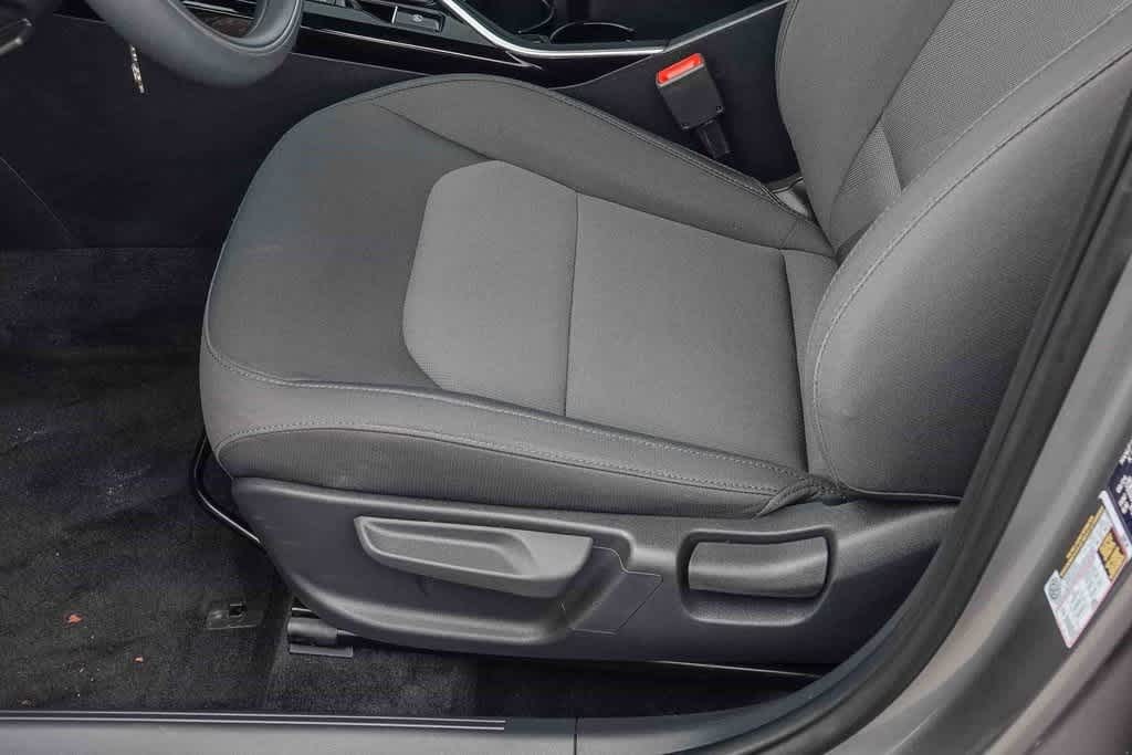 Thumbnail: 2025 Kia Niro - 21