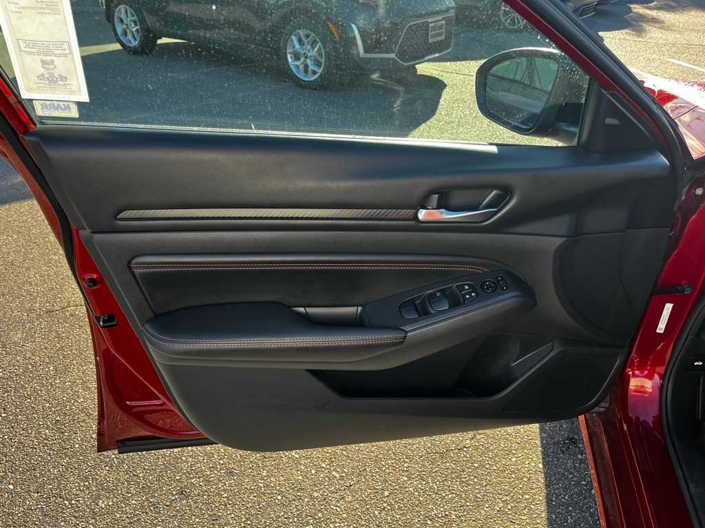 Thumbnail: 2021 Nissan Altima - 13