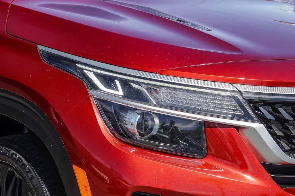 2022 Kia Seltos Nightfall photo 3