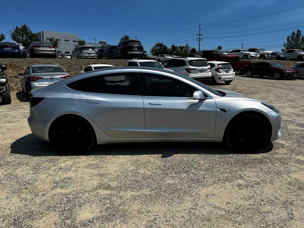Thumbnail: 2018 Tesla Model 3 - 4