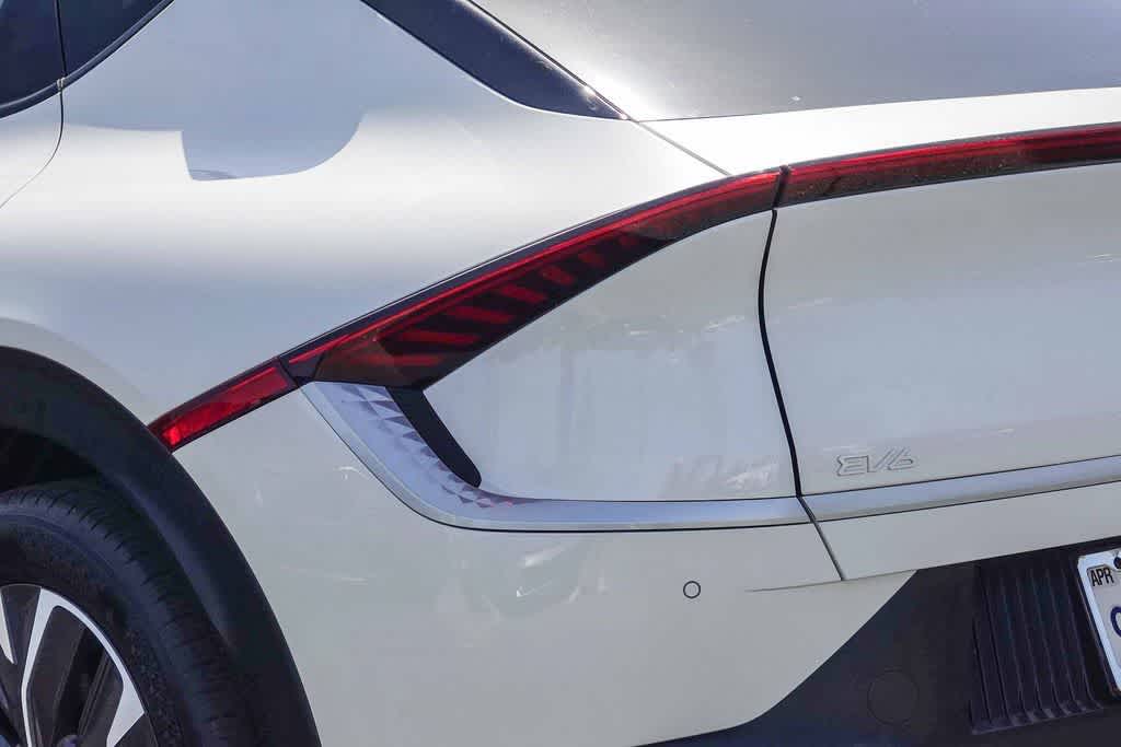 Thumbnail: 2024 Kia EV6 - 7