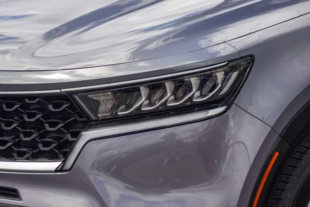 2022 Kia Sorento LX photo 3