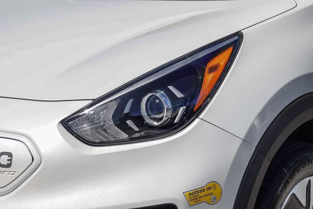 Thumbnail: 2022 Kia Niro - 8