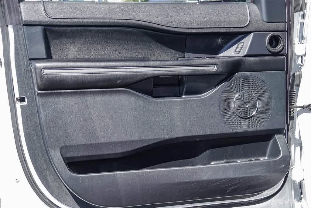 Thumbnail: 2019 Ford Expedition - 19