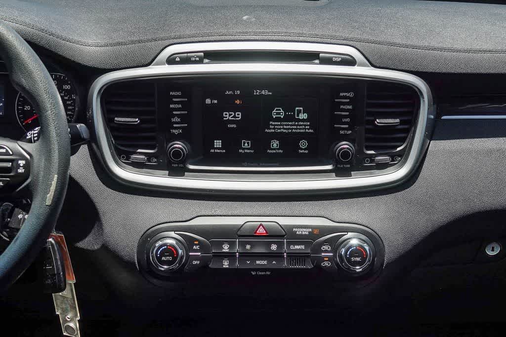 Thumbnail: 2018 Kia Sorento - 12