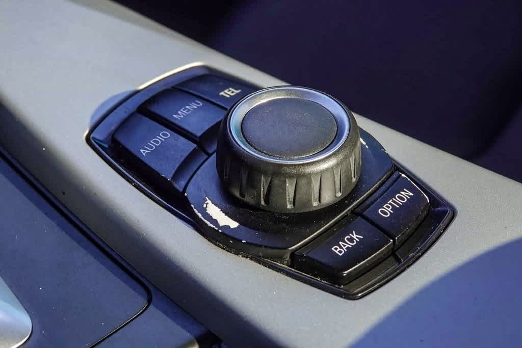 Thumbnail: 2013 BMW 3 Series - 21