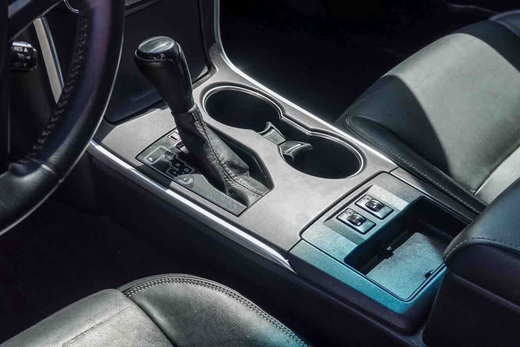 Thumbnail: 2015 Toyota Camry - 18