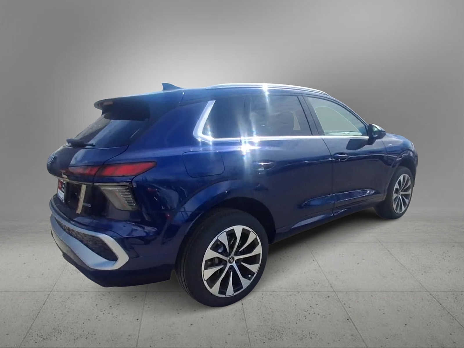 Thumbnail: 2026 Audi Q3 - 8