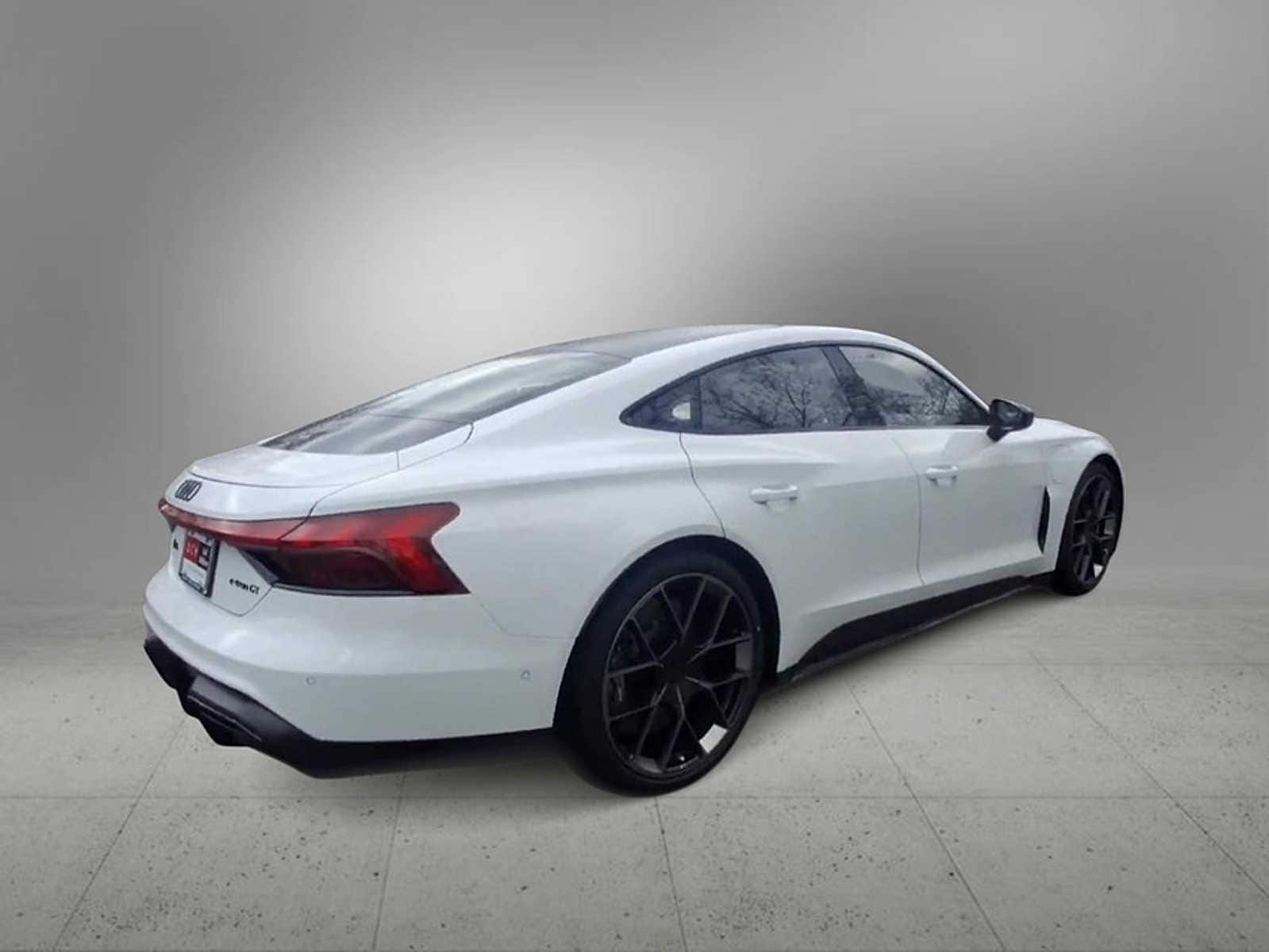 Thumbnail: 2025 Audi RS e-tron GT - 8
