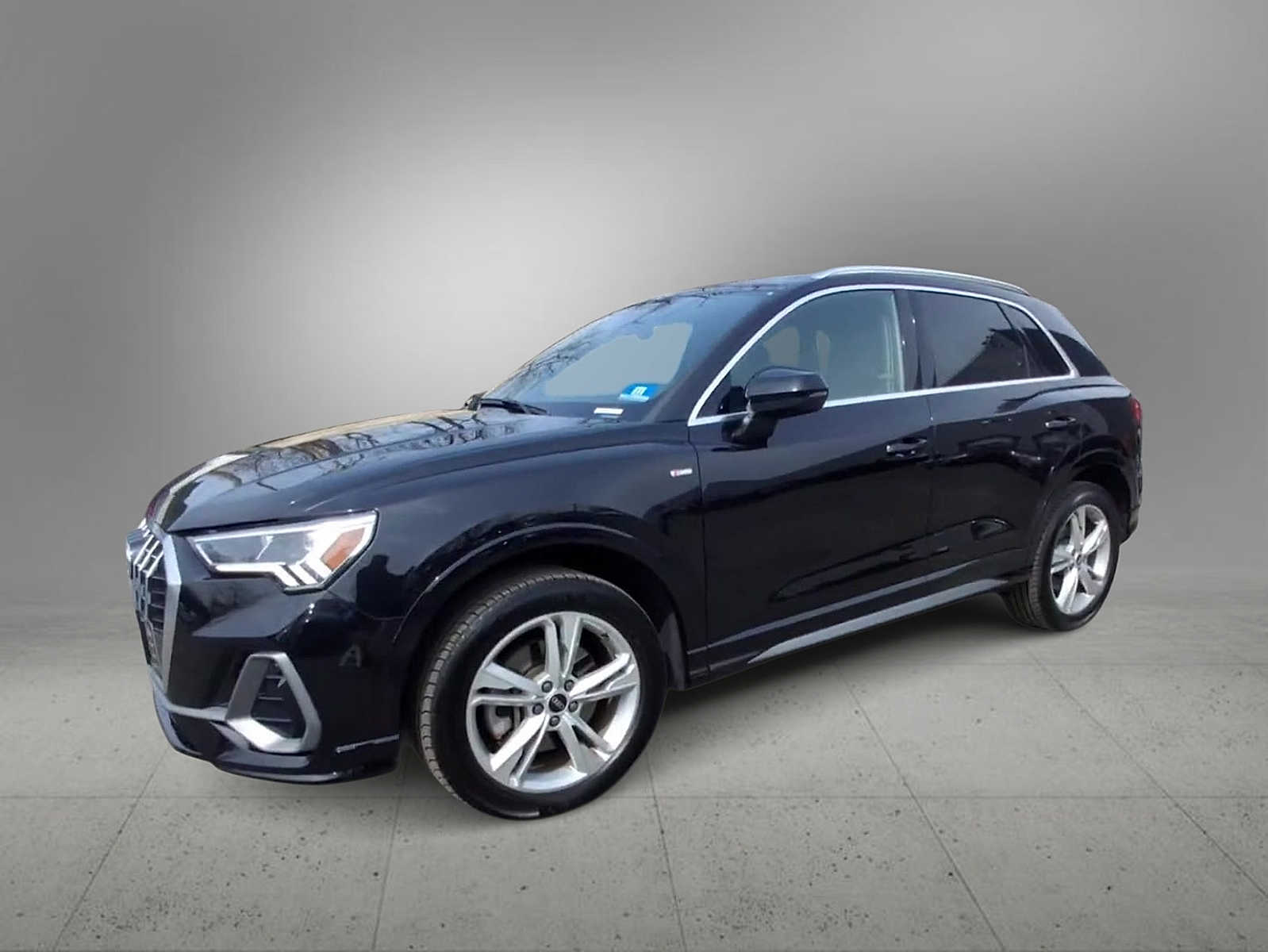 Thumbnail: 2021 Audi Q3 - 4