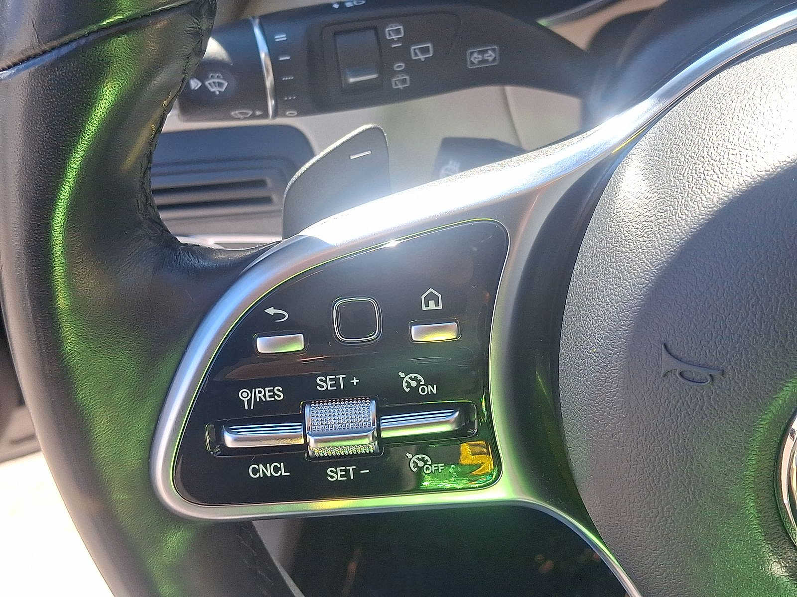 Thumbnail: 2022 Mercedes-Benz GLC - 17