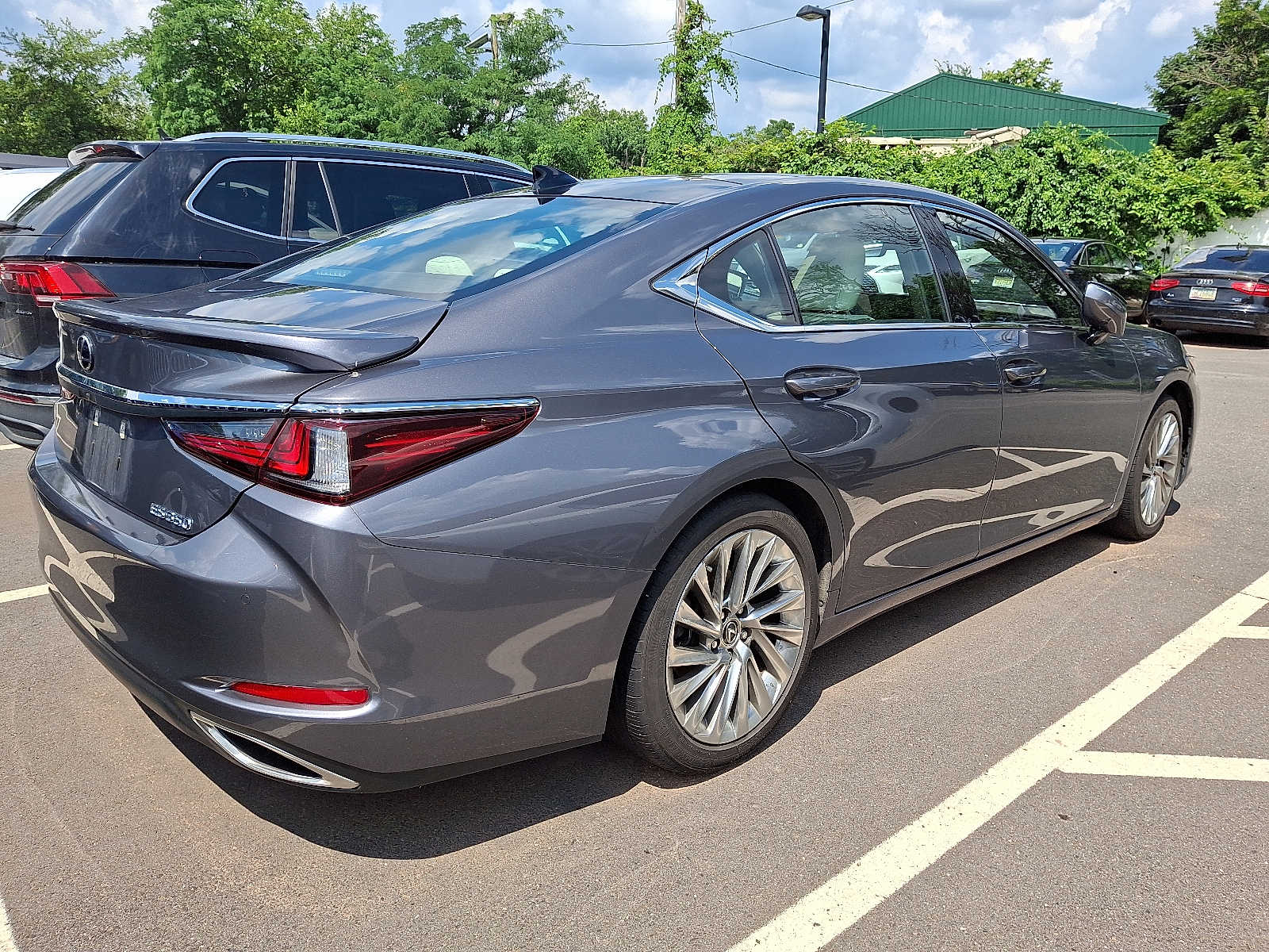 Thumbnail: 2021 Lexus ES - 3