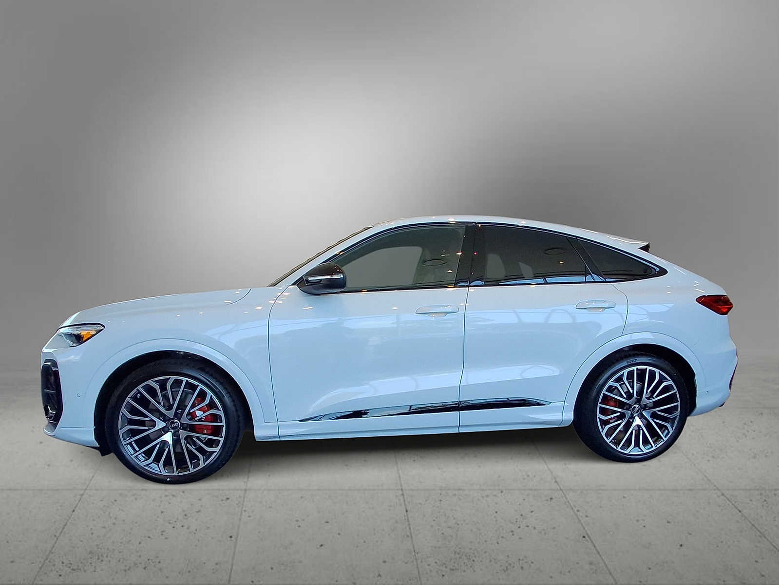 Thumbnail: 2026 Audi SQ5 - 5