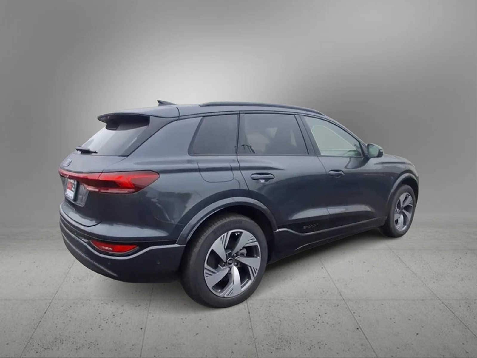 Thumbnail: 2025 Audi Q6 e-tron - 8