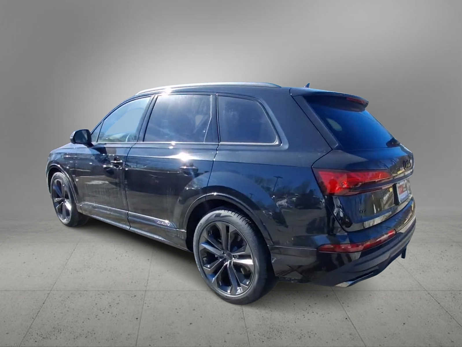 Thumbnail: 2026 Audi Q7 - 6