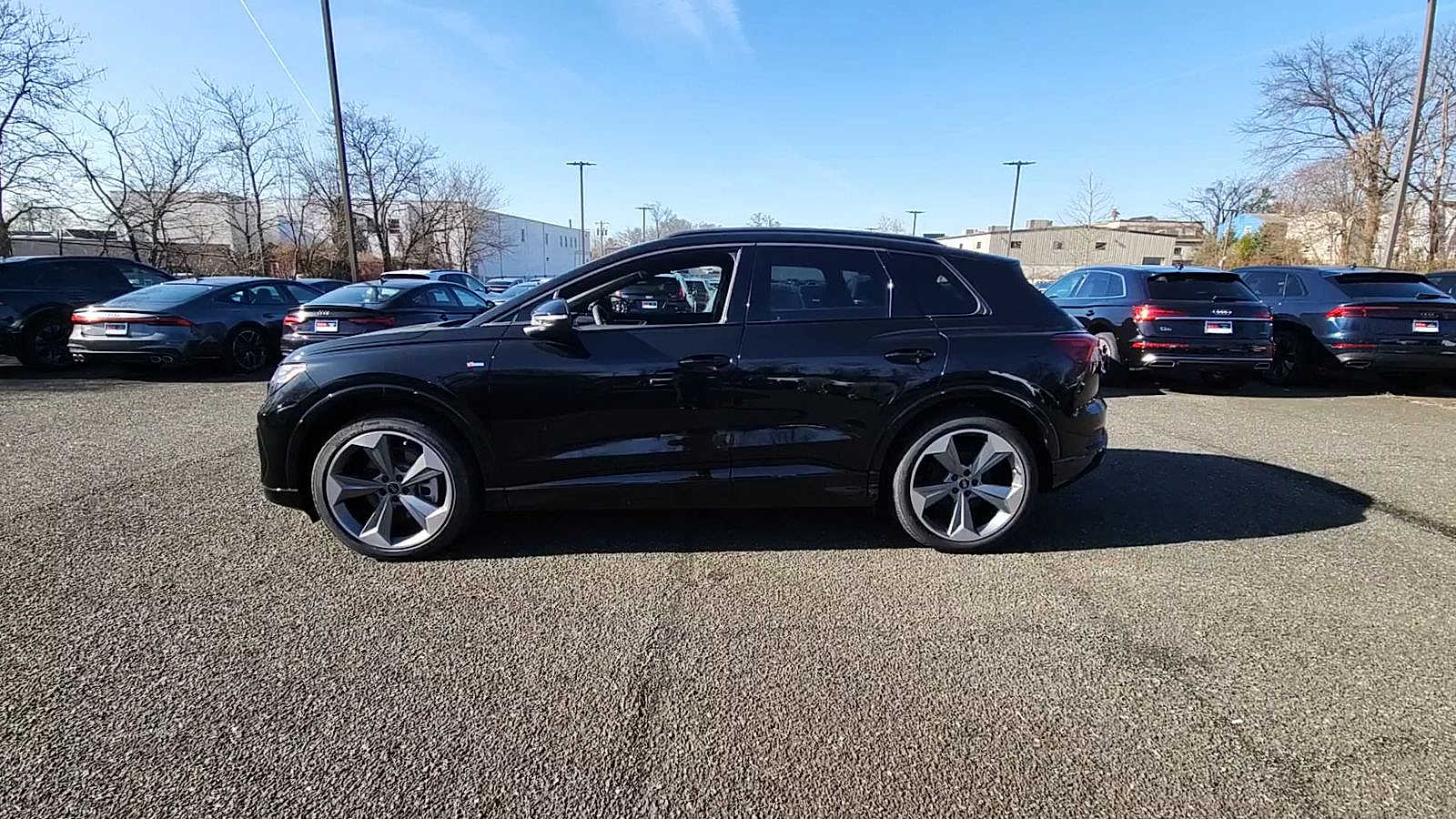 Thumbnail: 2025 Audi Q4 e-tron - 5