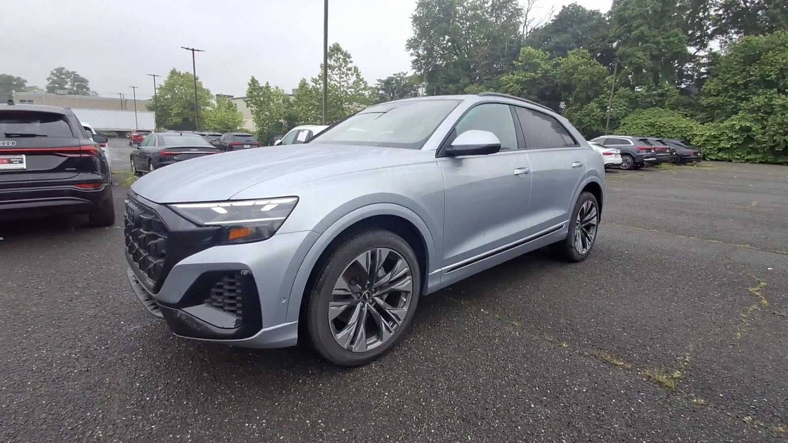 Thumbnail: 2025 Audi Q8 - 4