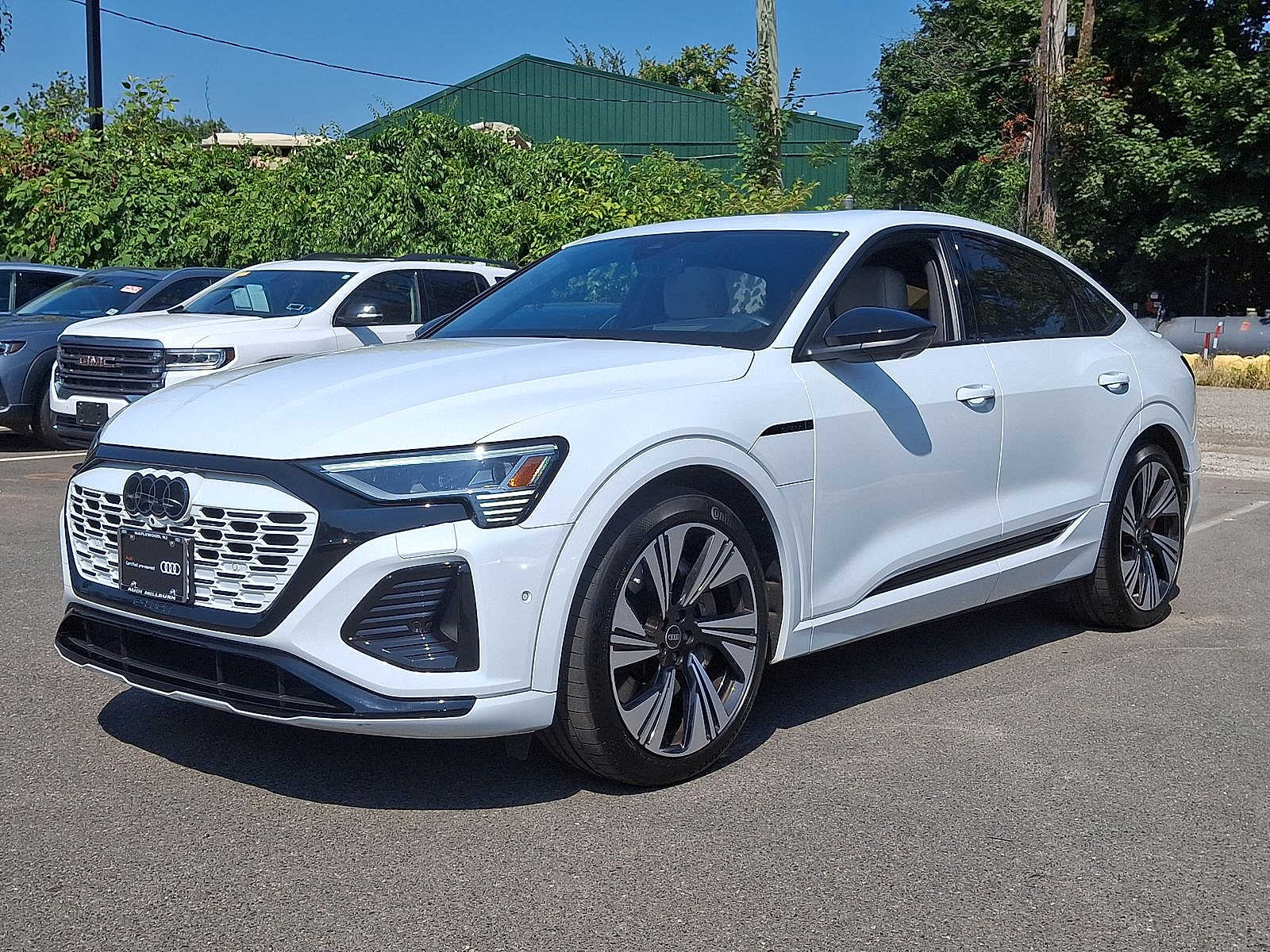 Thumbnail: 2024 Audi Q8 e-tron - 1