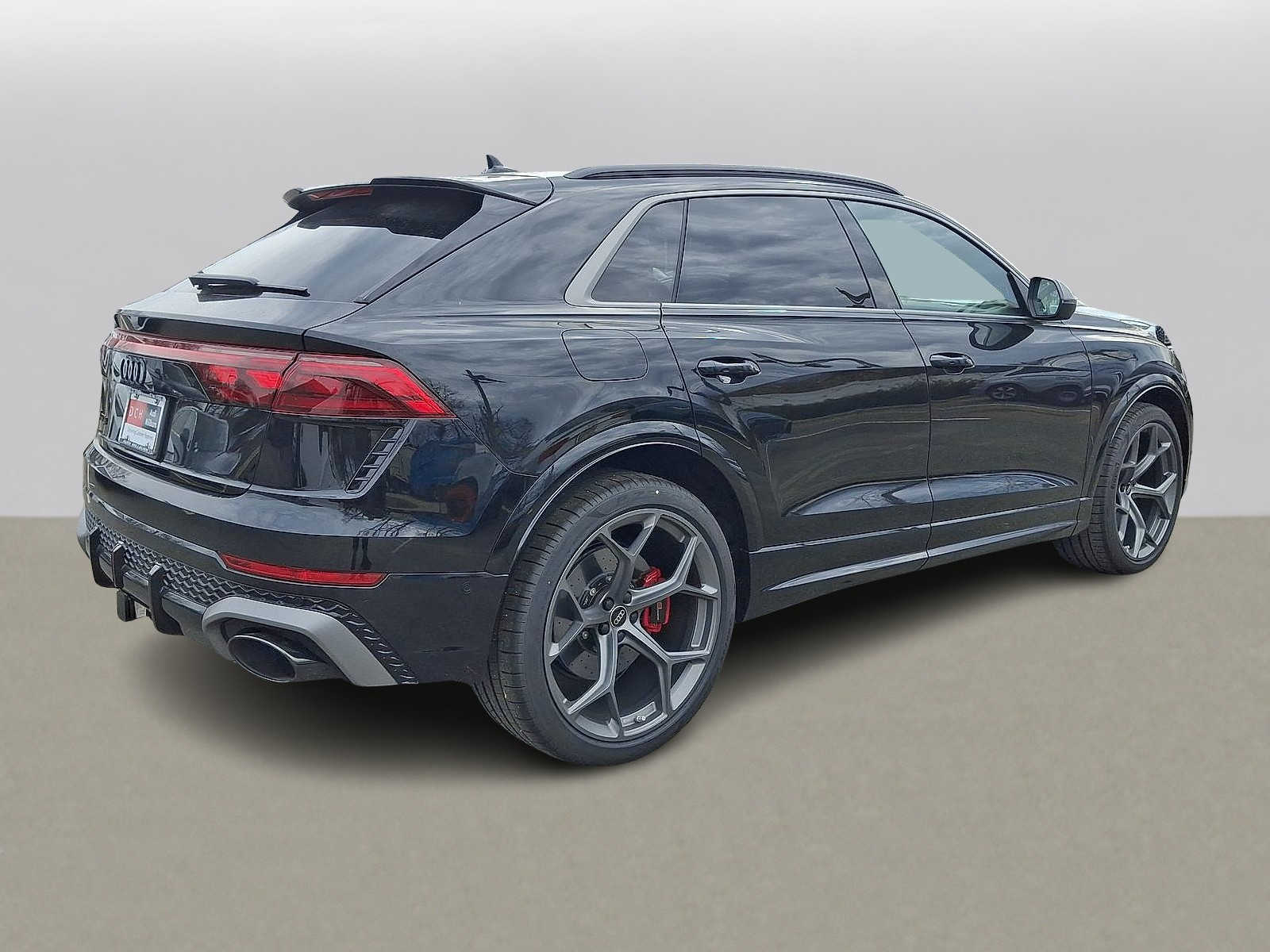Thumbnail: 2026 Audi RS Q8 - 11