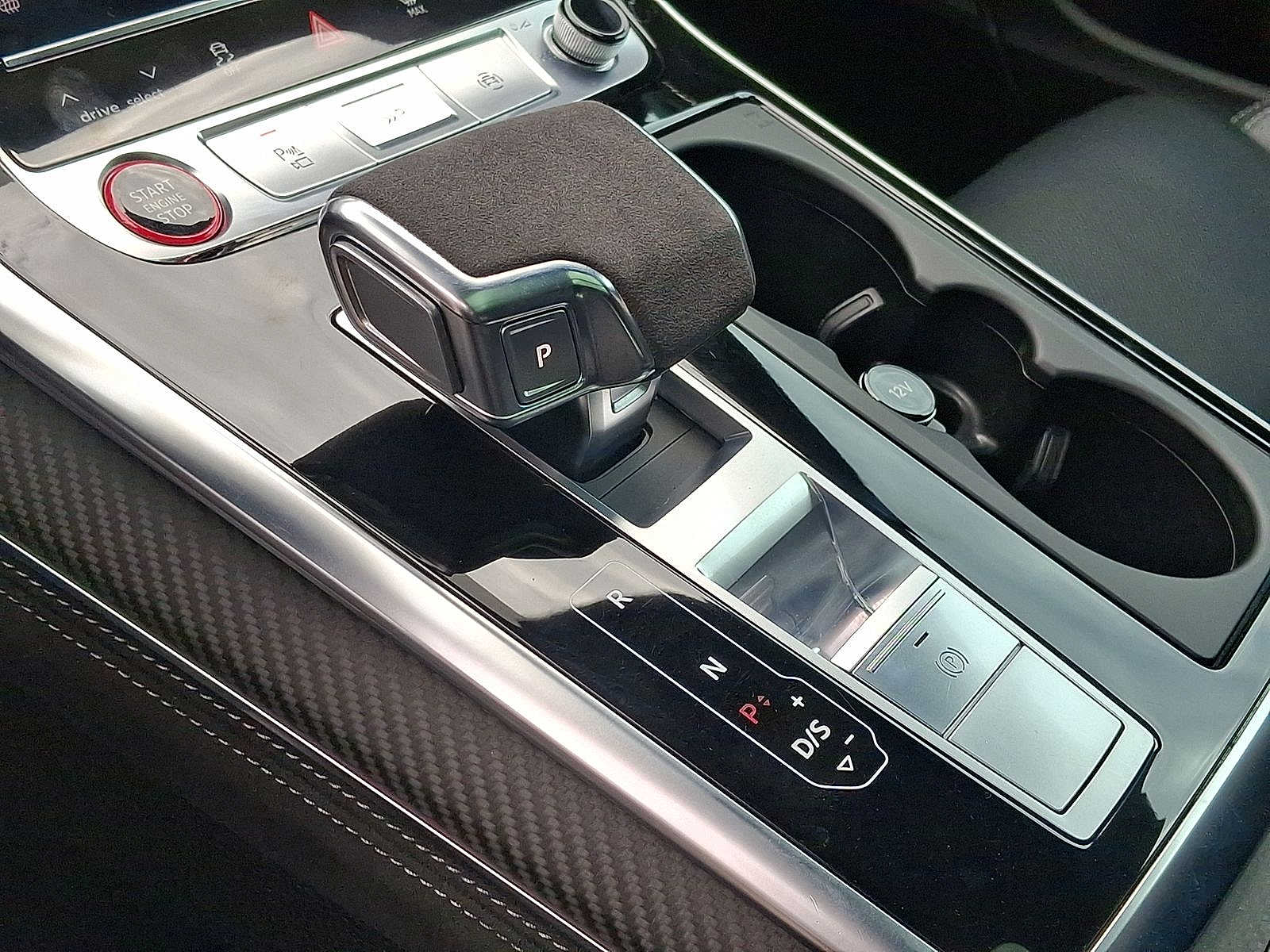 Thumbnail: 2024 Audi RS Q8 - 12