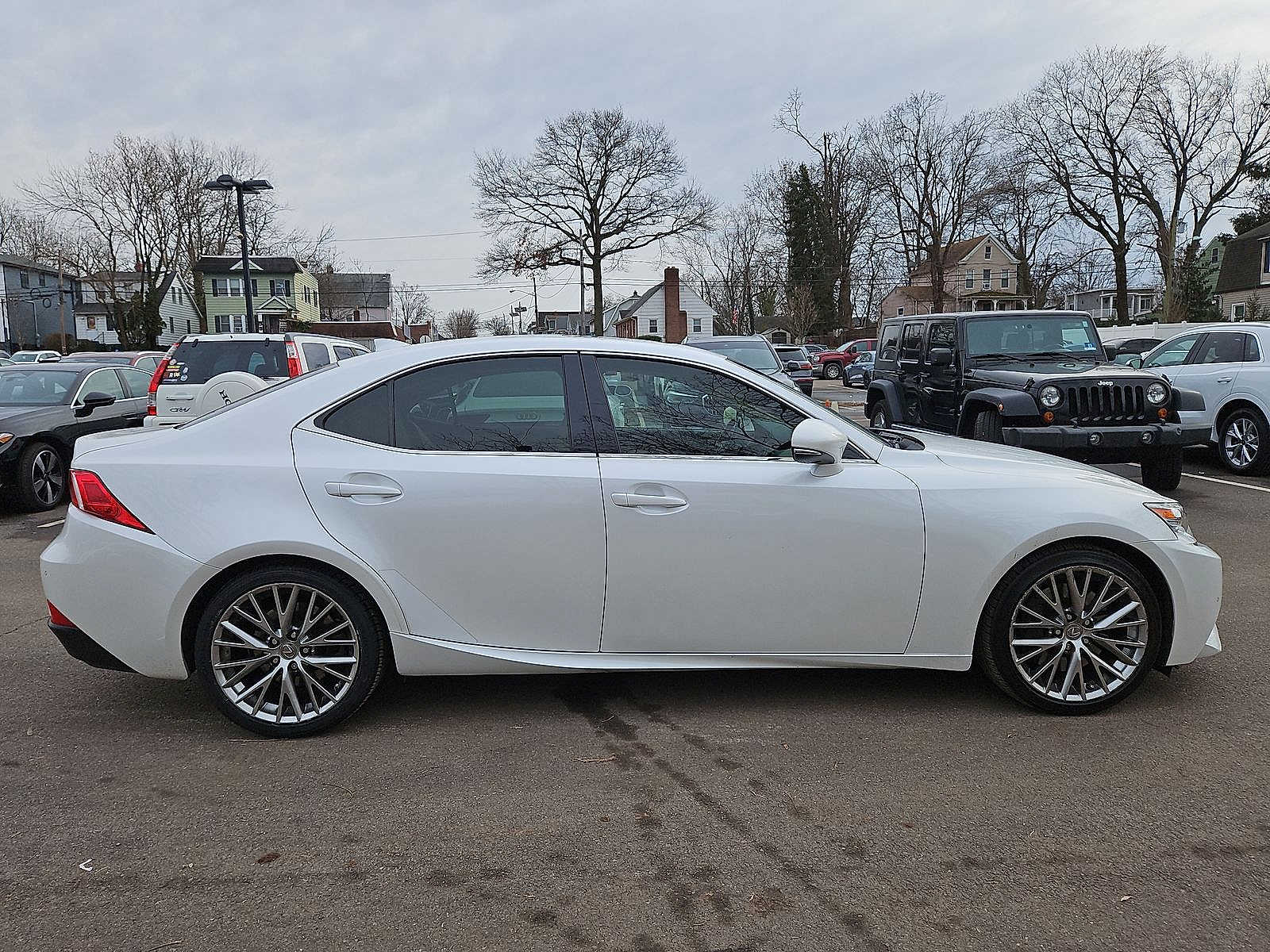 Thumbnail: 2016 Lexus IS - 26